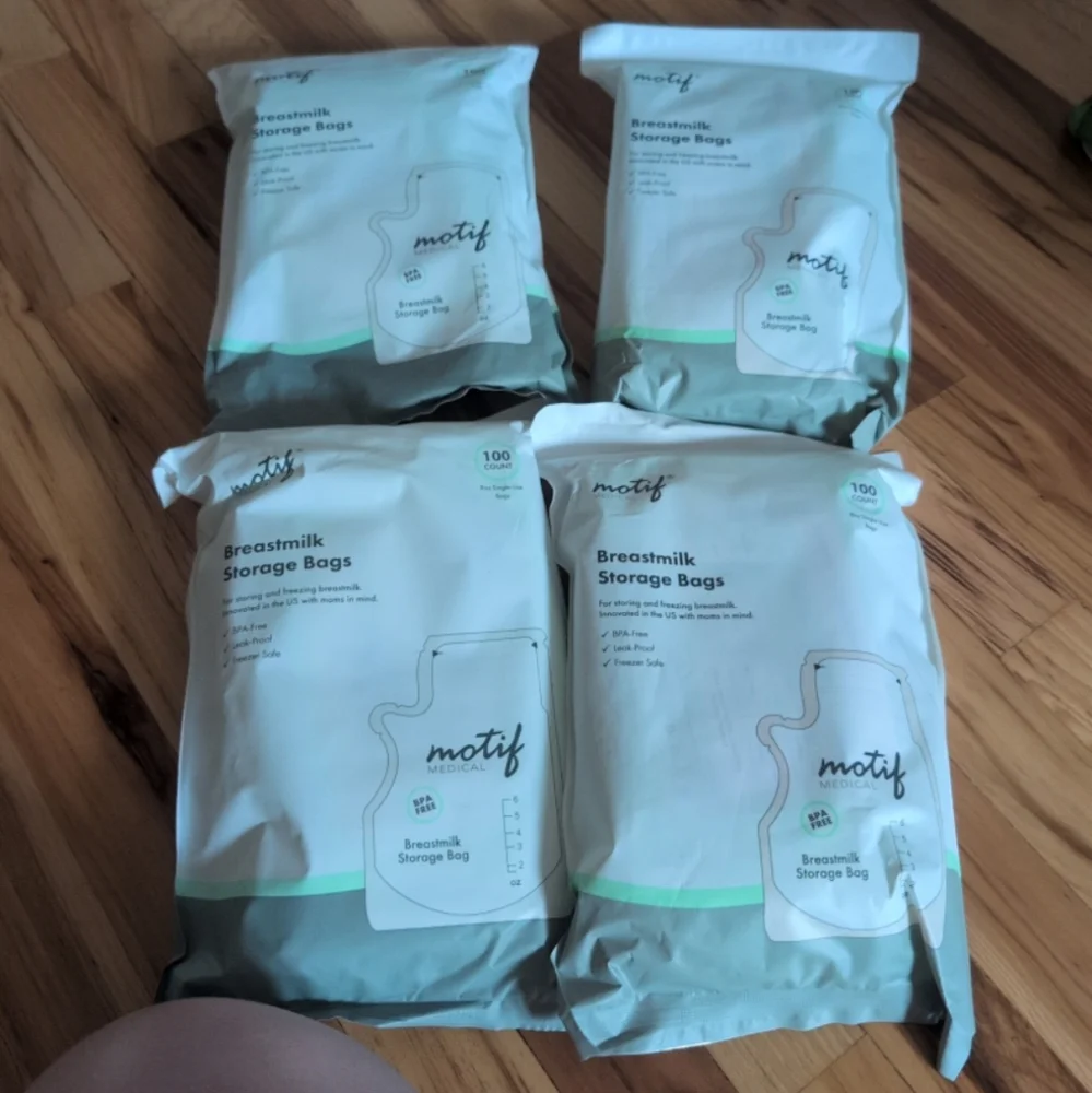 (Brand NEW & SEALED) Motif Breastmilk Storage Bags lot of 4